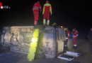 Nö: Kastenwagen-Unfall mit Menschenrettung auf Landstraße bei Purgstall → Lenker verletzt