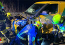 Oö: Eingeklemmte Person nach Pkw-Unfall in Aurolzmünster