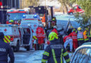 Oö: Autolenkerin bei Krenglbach durch Windschutzscheibe aus Auto gerettet