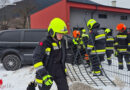 Nö: Pkw durchschlägt Zaun der Feuerwehr