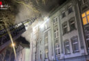 D: Schwerer Wohnungsbrand mit 14 Personenrettungen in Mehrfamilienhaus in Dortmund