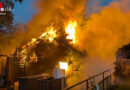 D: Lange Löschleitung bei in Flammen stehender Gartenlaube in Essen erforderlich