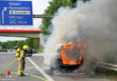 D: Vollbrand eines Pkw auf der BAB 52 bei Ratingen