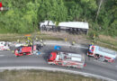 Ktn: Gefahrgut-Lastwagenunfall mit eingeschlossenem Lenker in Villach