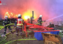 Nö: Großbrand auf Bauernhof mit schwieriger Wasserversorgung in Wilhelmsburg → B4-Alarm