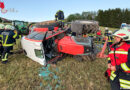 Oö: Traktor mit 5.500 Liter Güllefass umstürzt