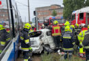 Nö: Verkehrsunfall auf Badner-Bahn Übergang → Person eingeschlossen