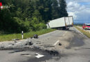 Schweiz: Pkw prallt bei Dippishausen frontal in Lastwagen → ein Toter