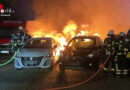 D: Brand mehrerer Fahrzeuge auf Parkplatz in Dortmund