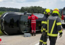Oö: Pkw-Unfall mit Personenrettung in Neuhofen im Innkreis