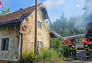 Ktn: Feuer am Dach eines leerstehenden Wohnhauses in Villach