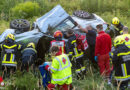 Nö: Menschenrettung nach Fahrzeugüberschlag auf der B 37 bei Lengenfeld