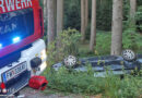 Oö: Suche nach Lenkerin: Überschlagenes Auto in einer Waldböschung in Eberschwang entdeckt