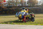 Pkw prallt auf der B34 frontal gegen einen Baum - Zwei Personen verletzt